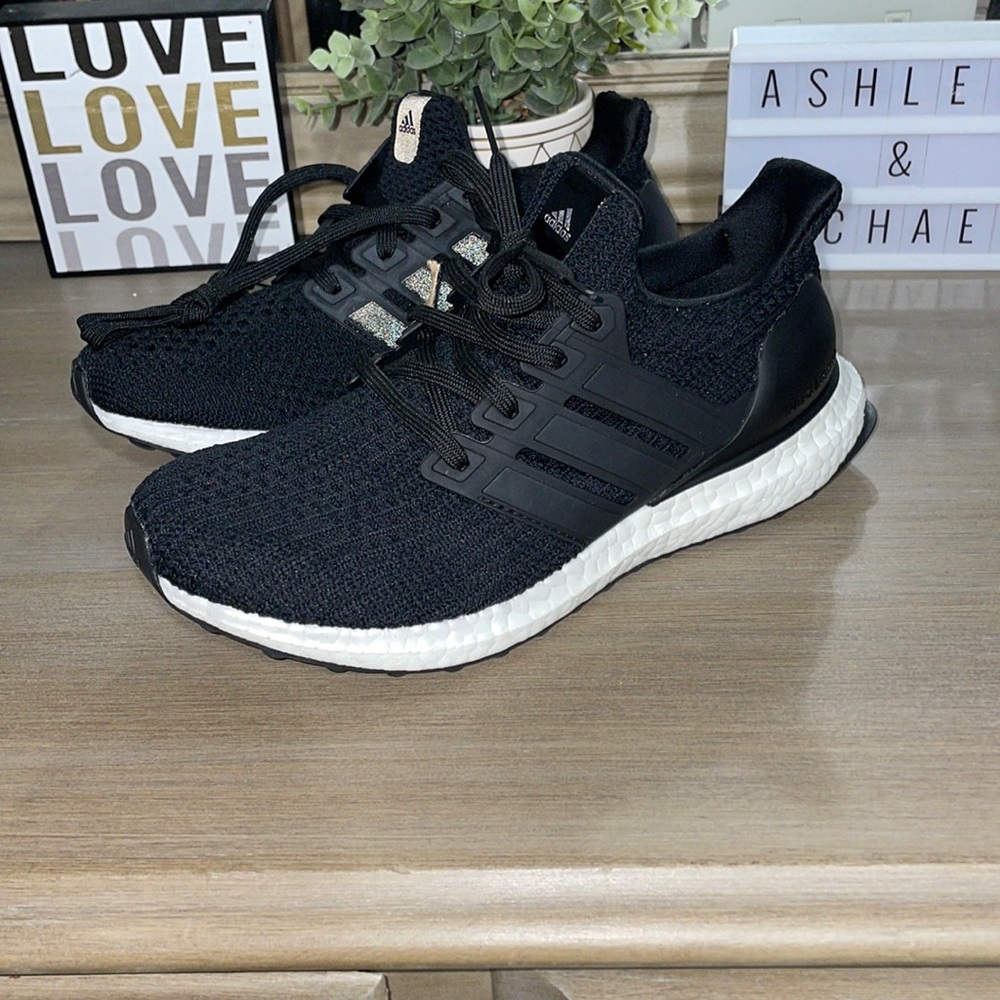 Black ultraboost